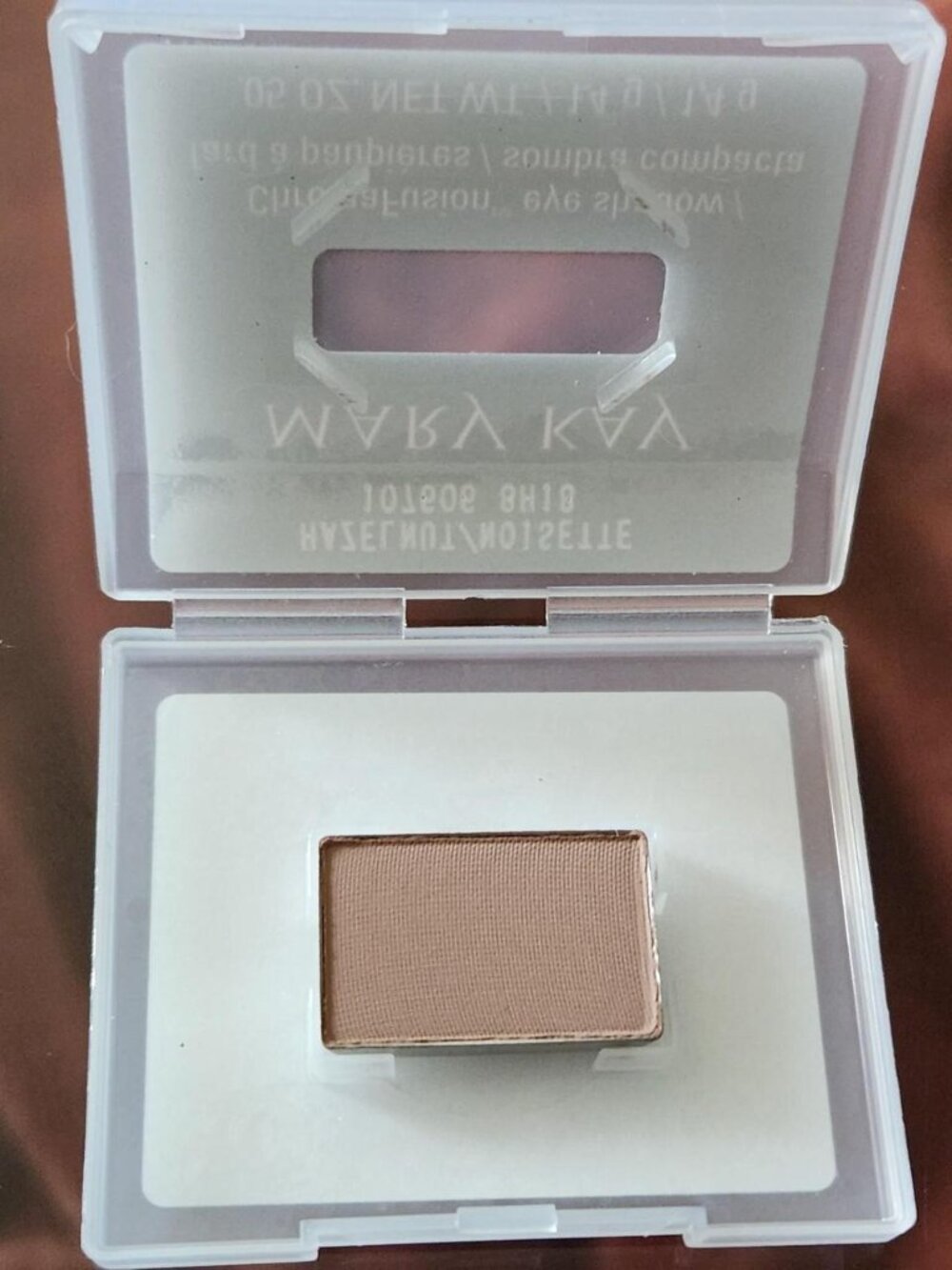 Mary Kay ChromaFusion eye shadow in Hazelnut New old stock.